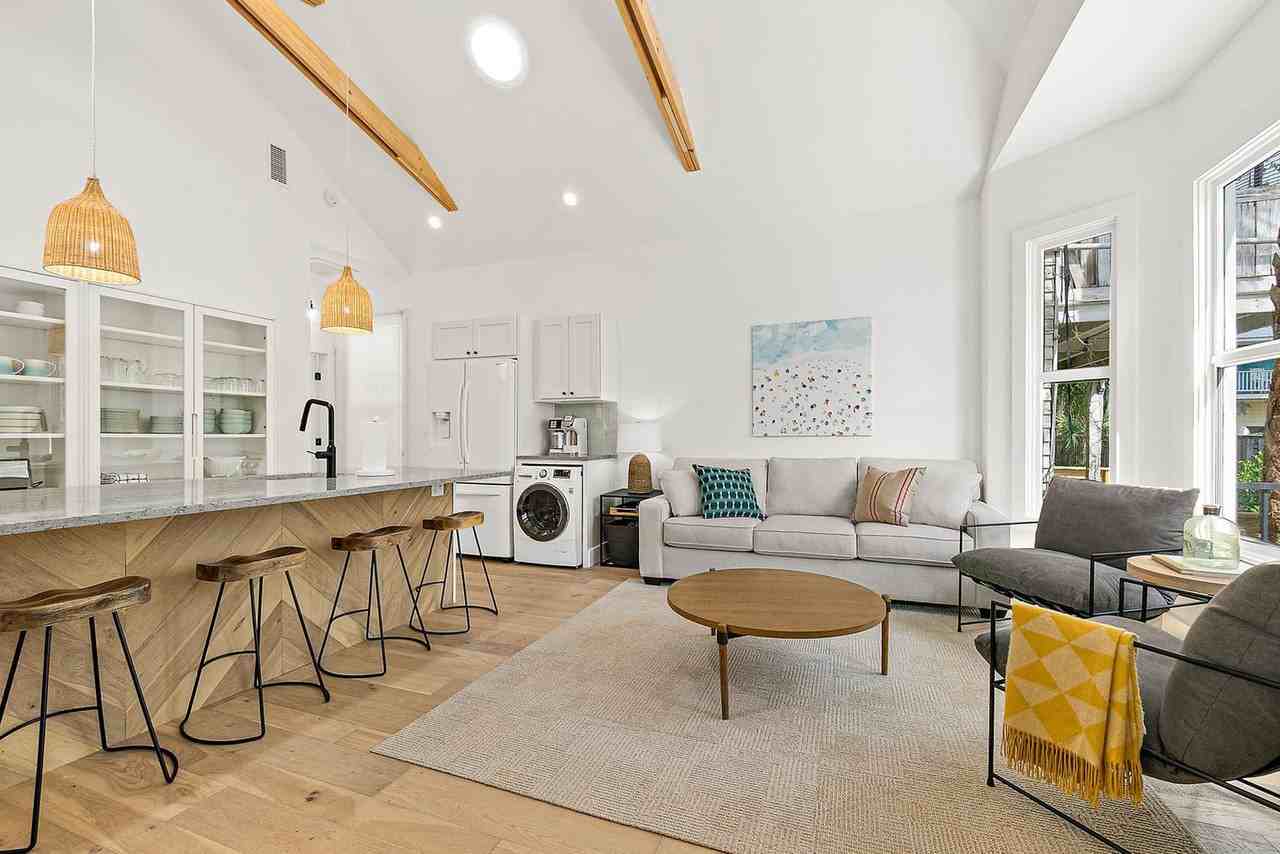 90 De Haven St #1281966P - Photo 2 of 25