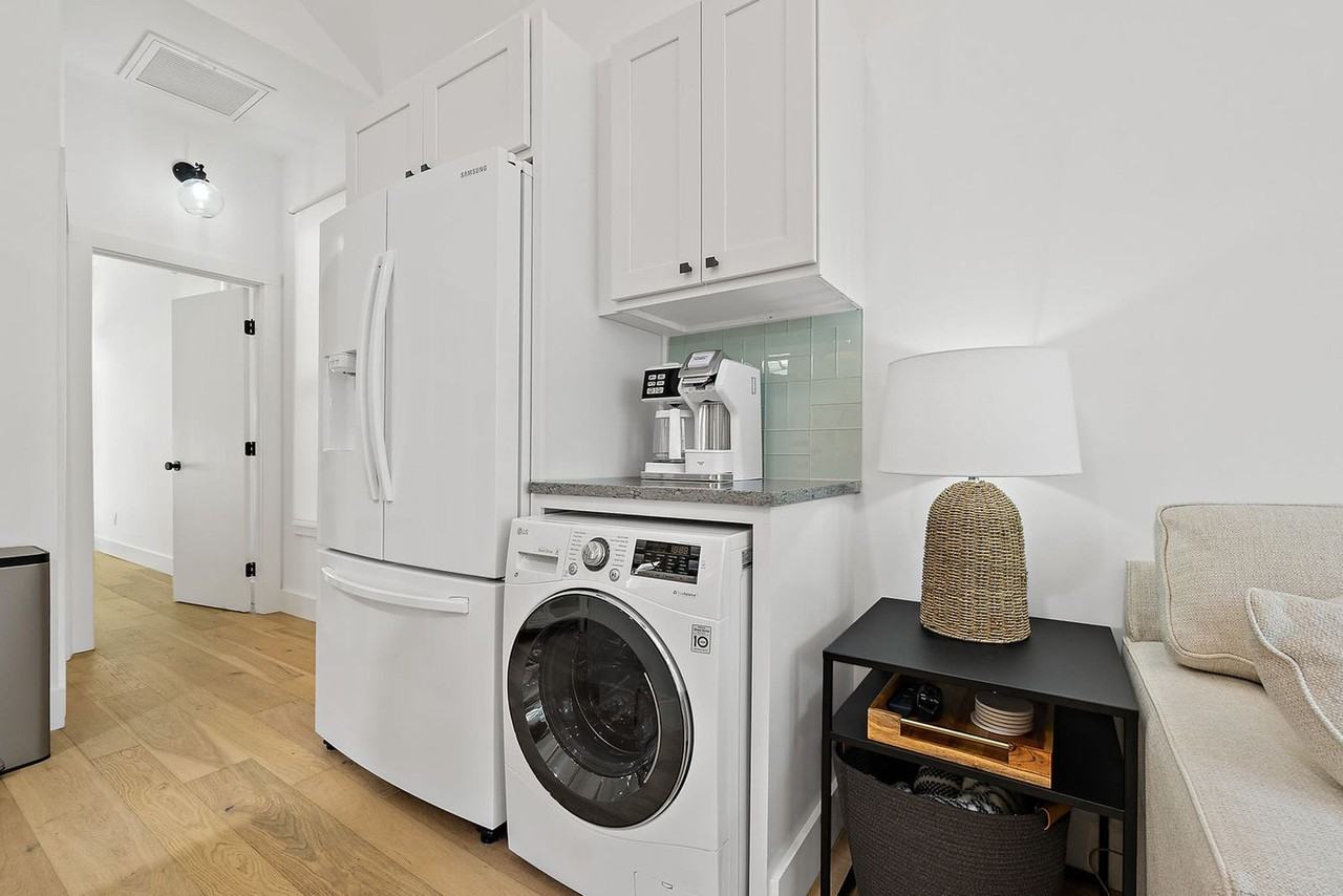 90 De Haven St #1281966P - Photo 4 of 25