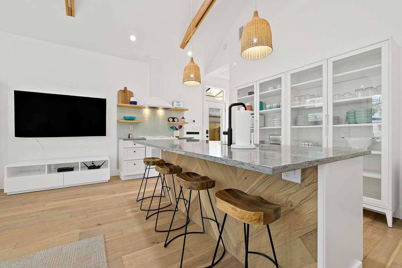 90 De Haven St #1281966P - Photo 5 of 25