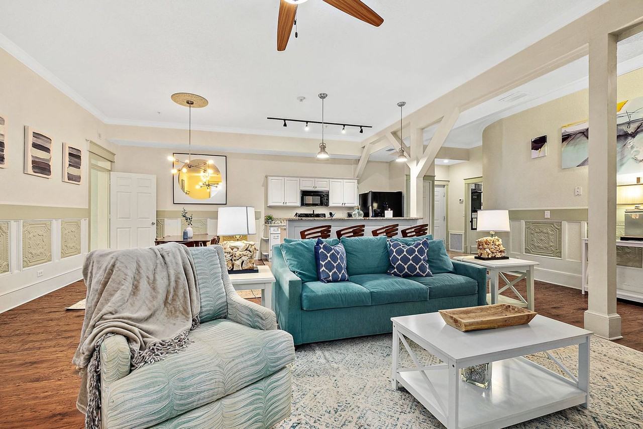 92 Washington St #1281975P - Photo 2 of 36