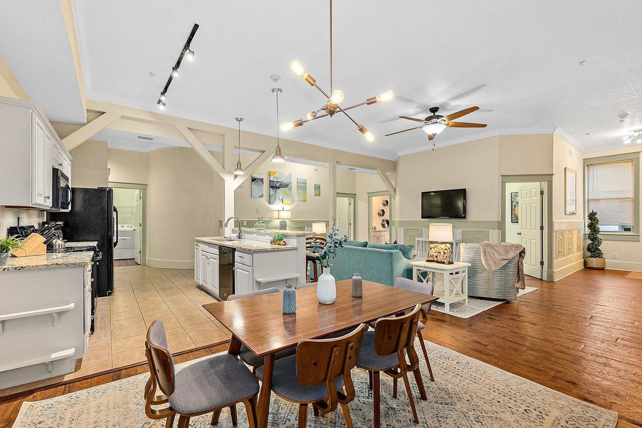 92 Washington St #1281975P - Photo 6 of 36