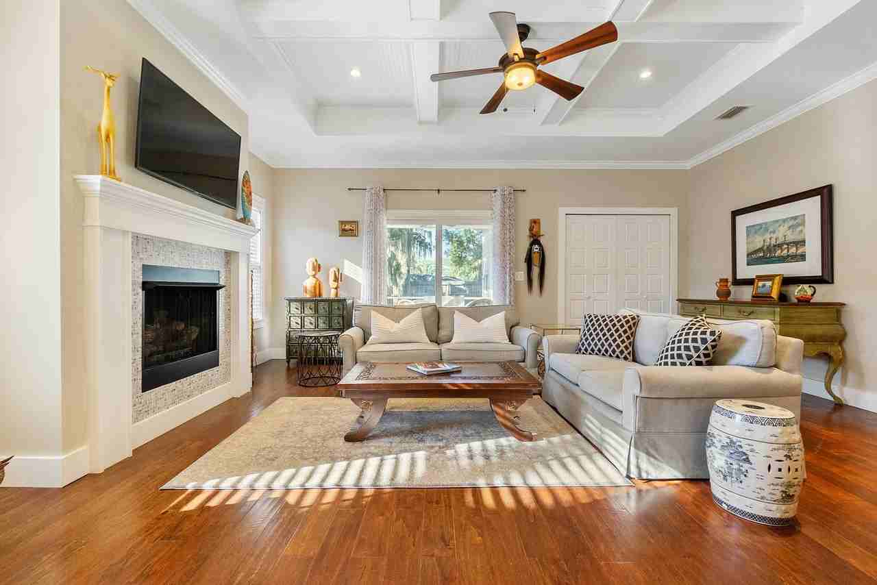 22 Fullerwood Dr #1281988P - Photo 4 of 45