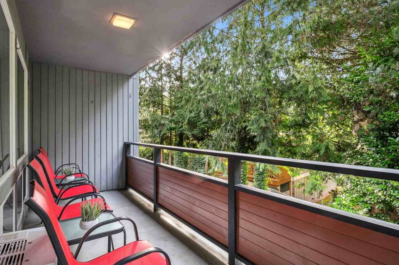 520 Bellevue Way Se #1284575P - Photo 3 of 39