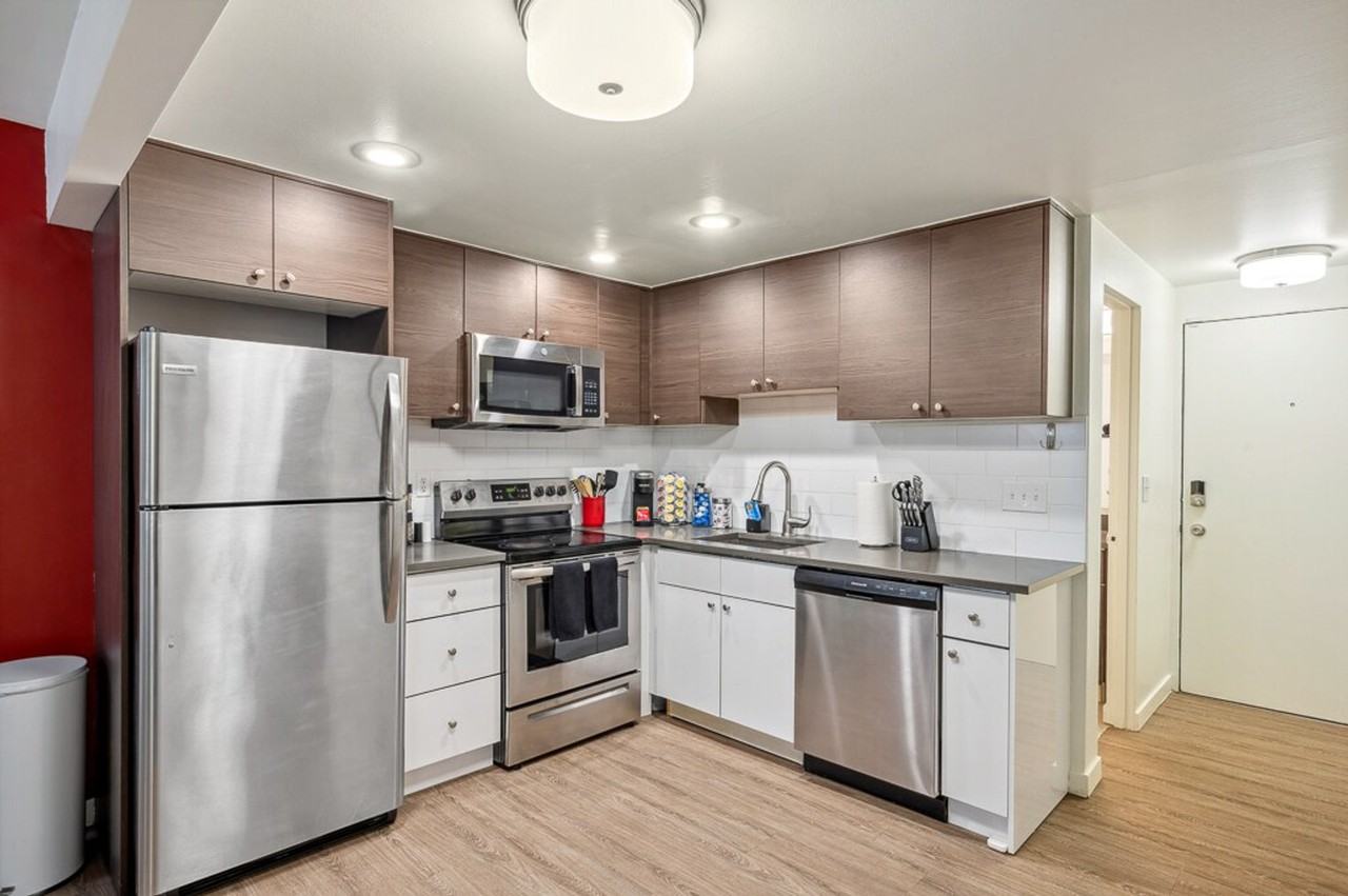 520 Bellevue Way Se #1284575P - Photo 5 of 39