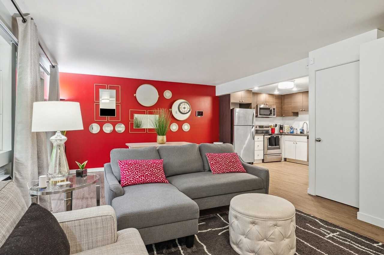 520 Bellevue Way Se #1284575P - Photo 7 of 39