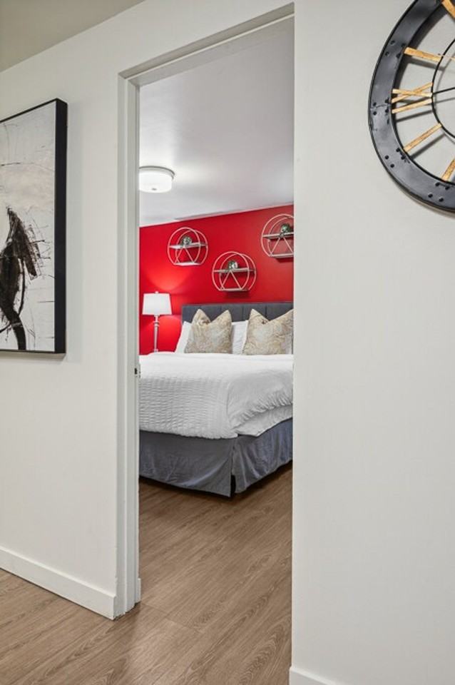 520 Bellevue Way Se #1284575P - Photo 3 of 39