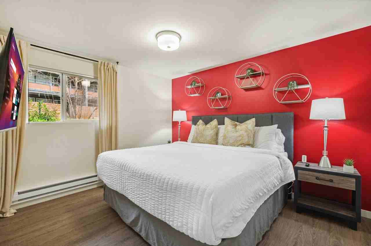 520 Bellevue Way Se #1284575P - Photo 2 of 39