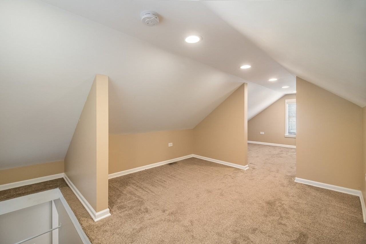 16 W Edward St #1285026P - Photo 5 of 25