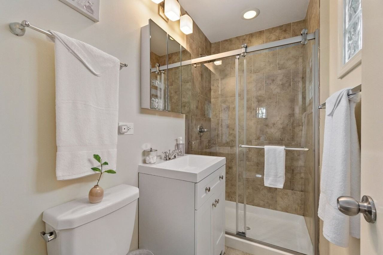 121 King Ct #1285053P - Photo 7 of 15