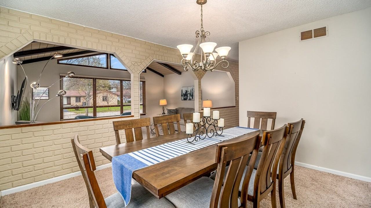 886 Arthur Dr #1285093P - Photo 5 of 28