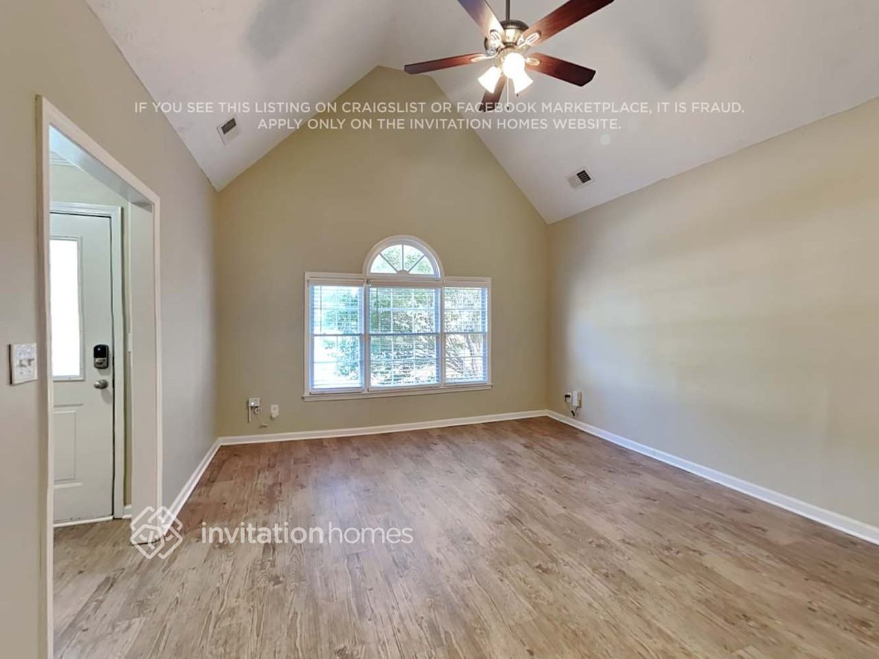 1055 Burning Bush Dr - Photo 4 of 19