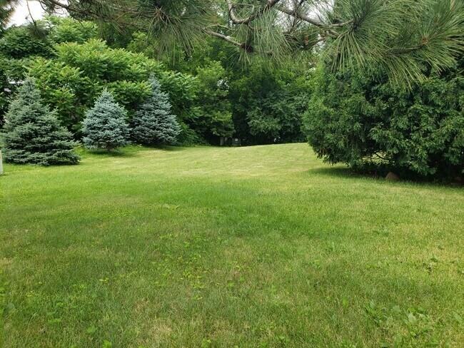 210 South Yellowstone Drive - Photo 2 of 3