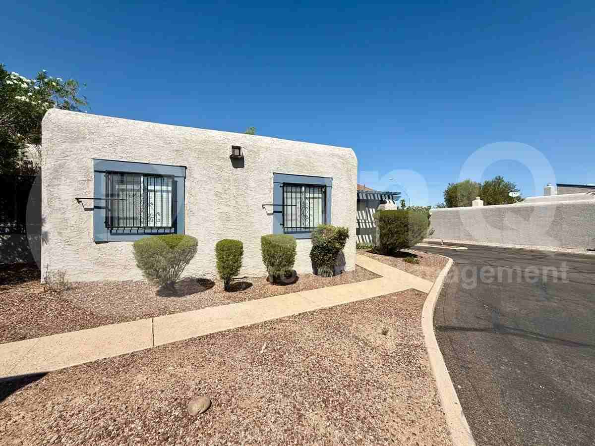 3402 N Richland Dr - Photo 3 of 10