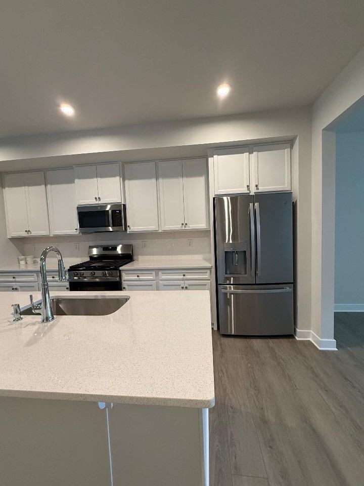 68 Rosemary Way - Photo 2 of 30