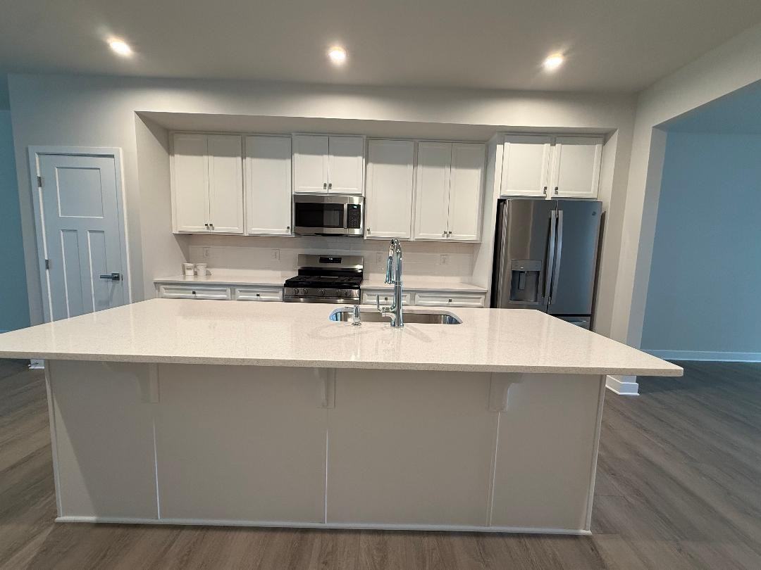 68 Rosemary Way - Photo 3 of 30