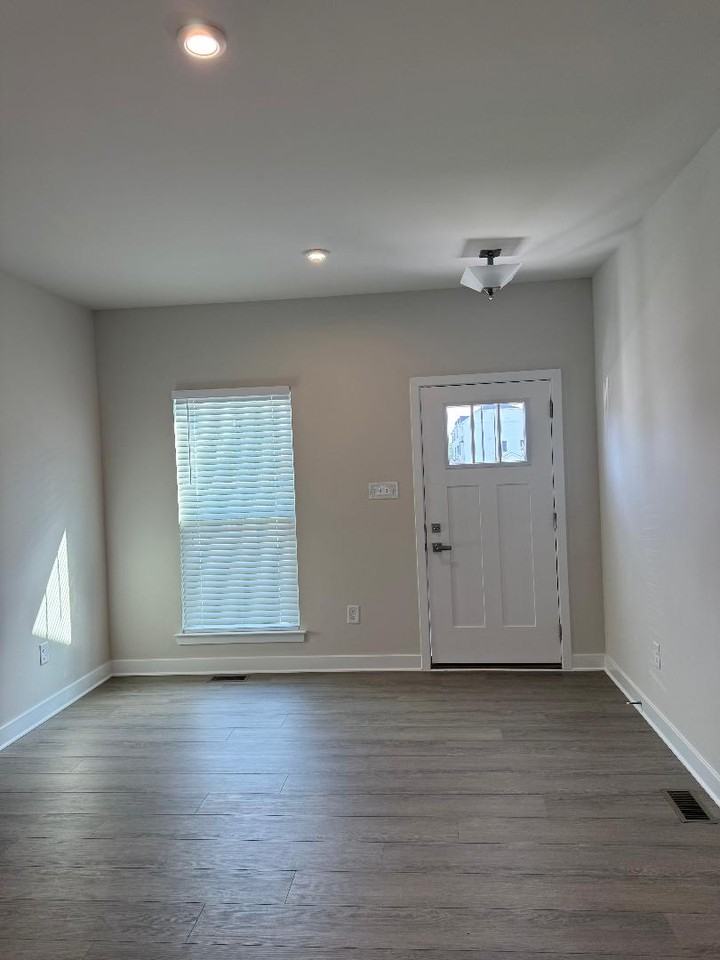 68 Rosemary Way - Photo 7 of 30