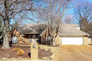 featured image of 970 Waif Woods Cv