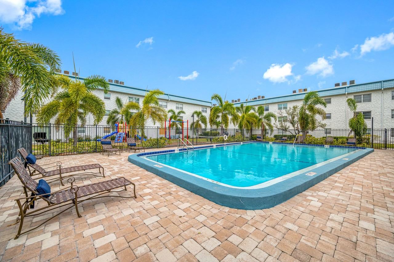 KC Flats Apartments - Photo 5 of 50