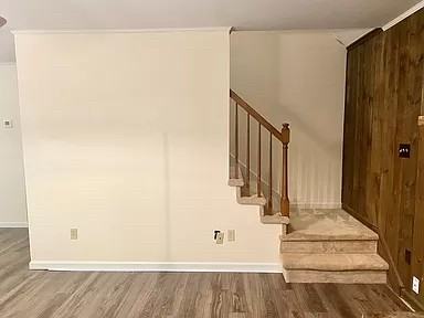 102 Melrose Pl - Photo 3 of 18