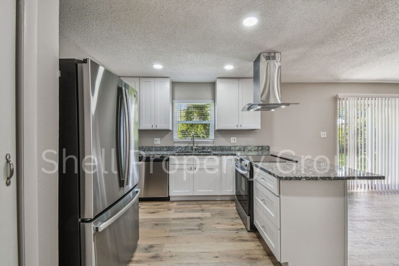 16901 Melba Ln - Photo 3 of 33