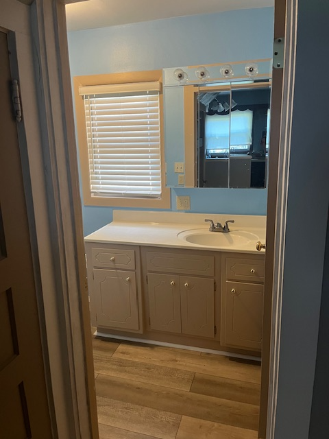 310 S Madison St - Photo 2 of 12