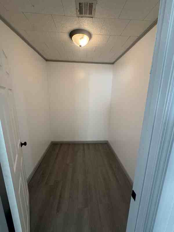 516 Jacobs Ave - Photo 3 of 12