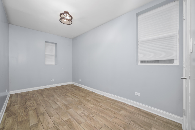 4538 W Jackson Blvd - Photo 4 of 14