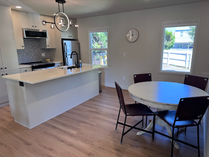 1404 Black Ct - Photo 3 of 14