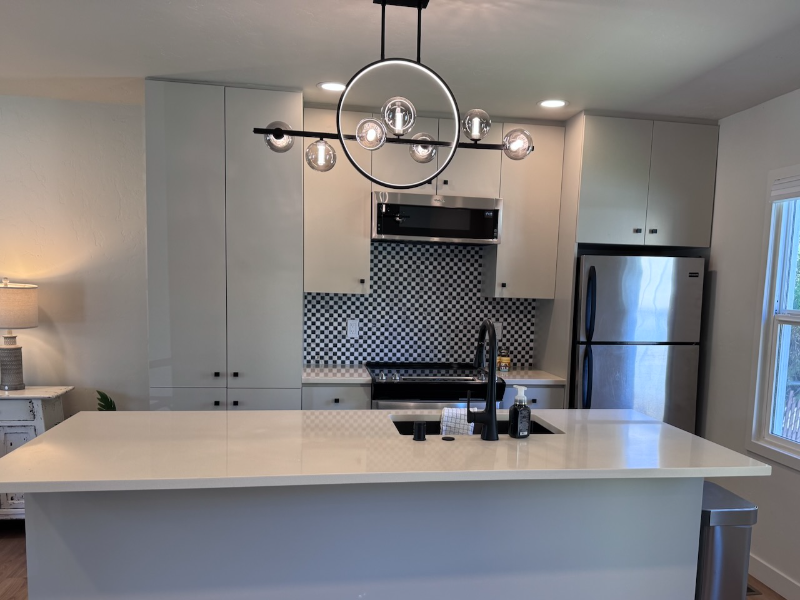 1404 Black Ct - Photo 4 of 14