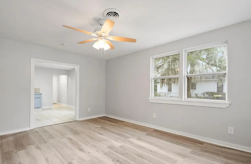 105 W 54th St - Photo 3 of 12