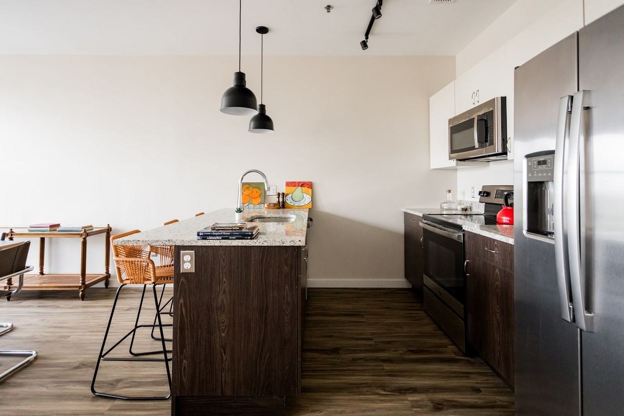 Parker Durand - Photo 3 of 9