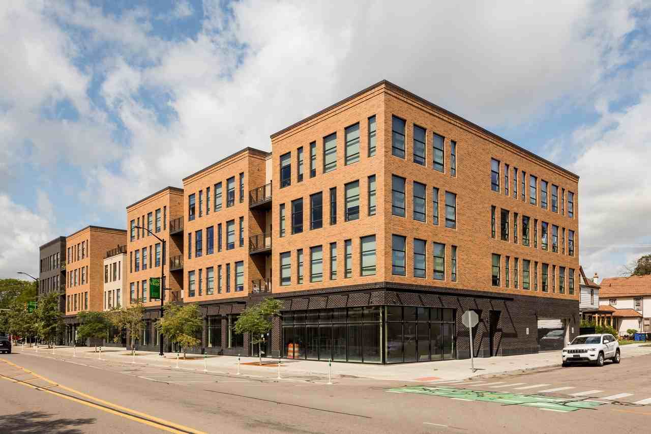 Parker Durand - Photo 7 of 9