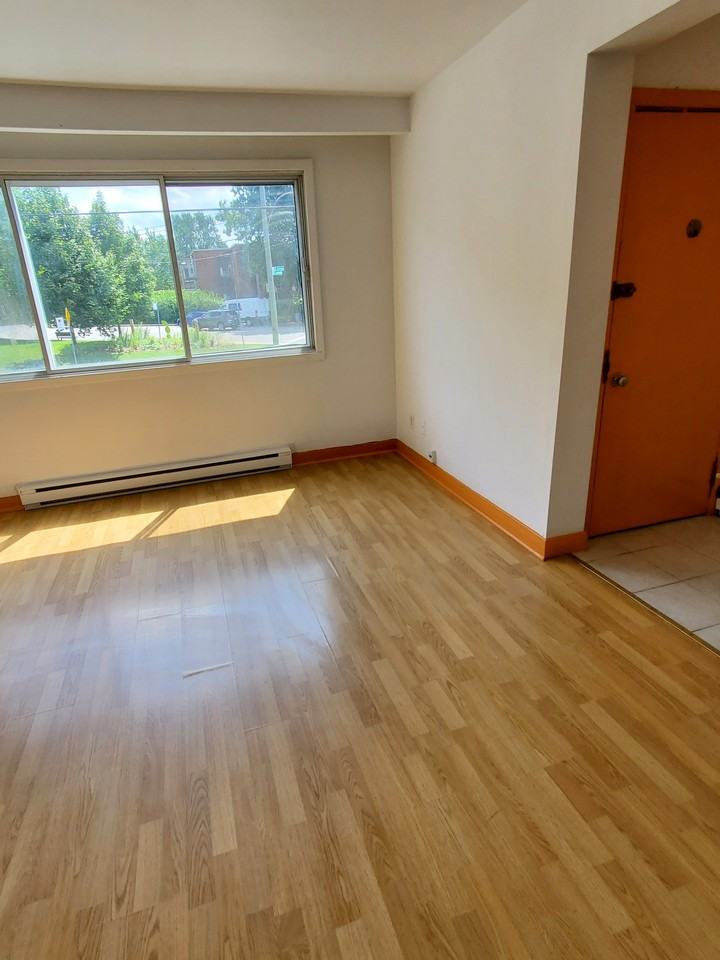 655 Avenue Lacharité #1 - Photo 2 of 20