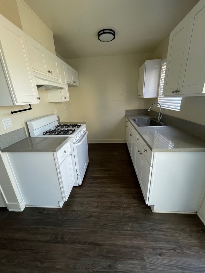 230 N Spruce Ave #92 - Photo 3 of 10