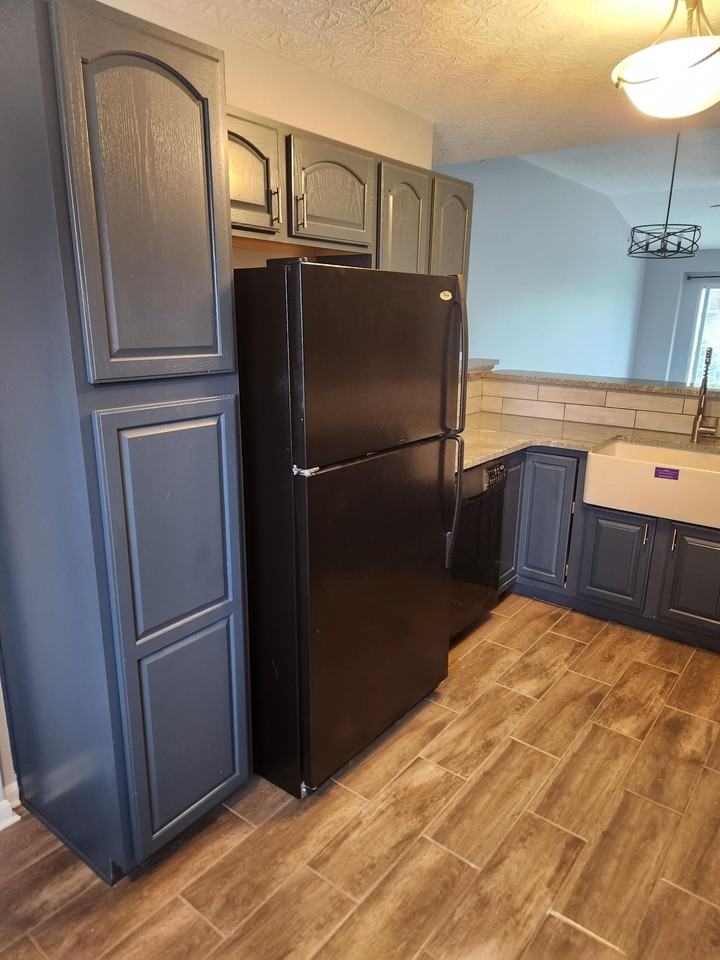 624 Heritage Sq #624 - Photo 2 of 25