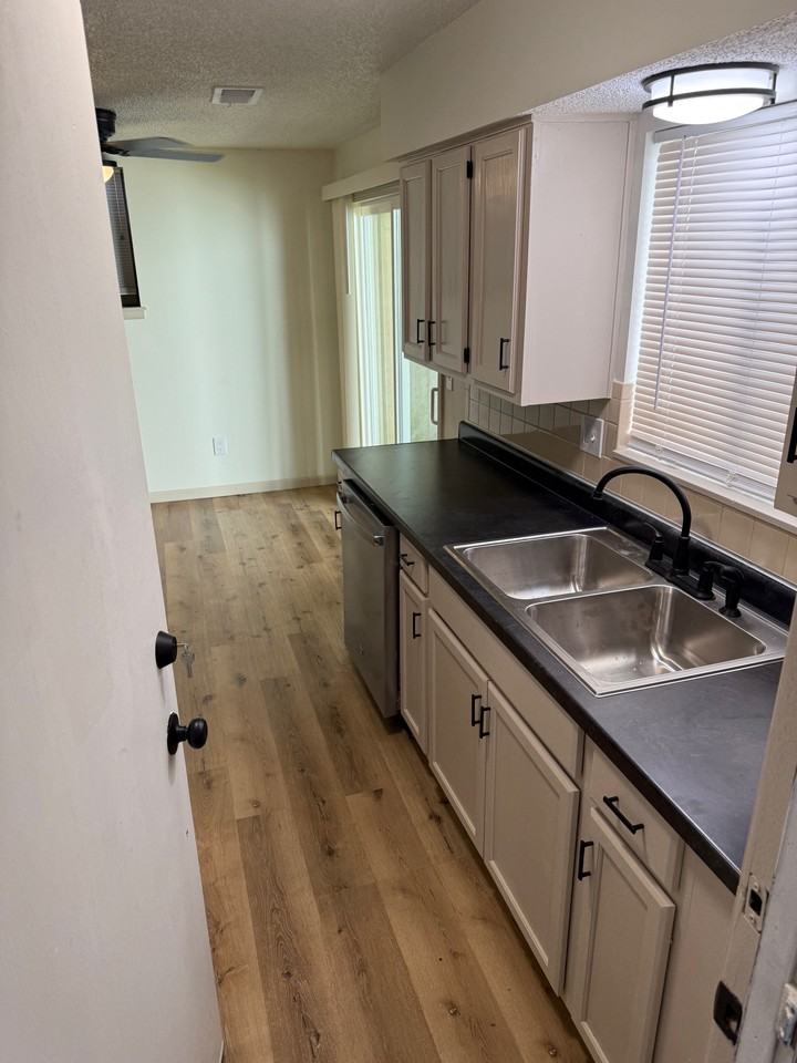 7809 N Oregon Ave #NA - Photo 2 of 21