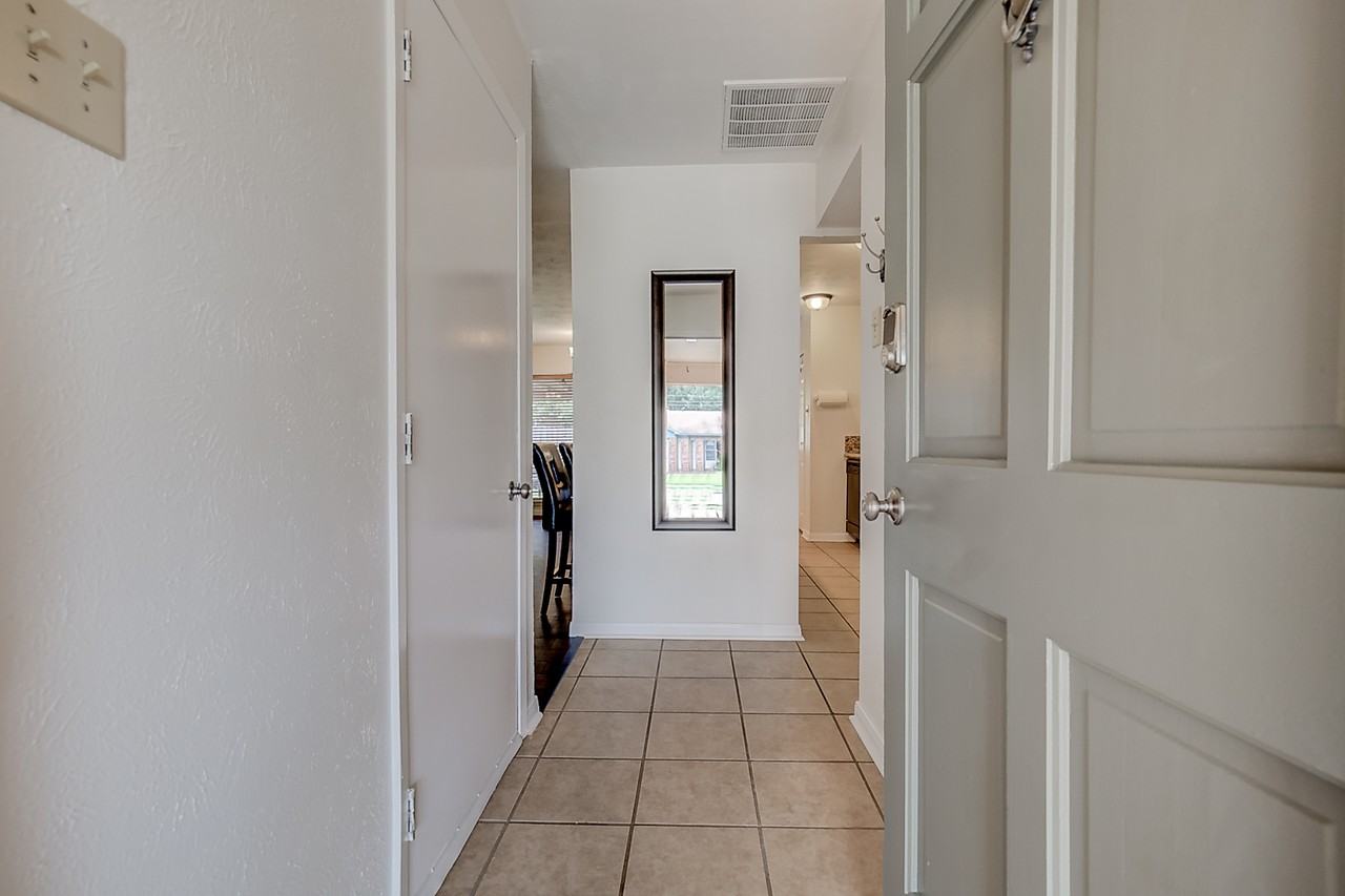 565 Bell Dr #NA - Photo 2 of 30