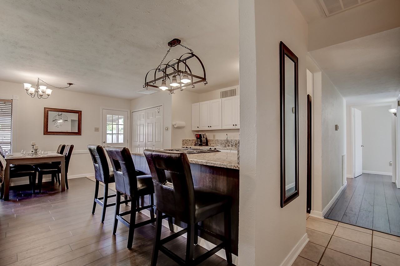 565 Bell Dr #NA - Photo 6 of 30
