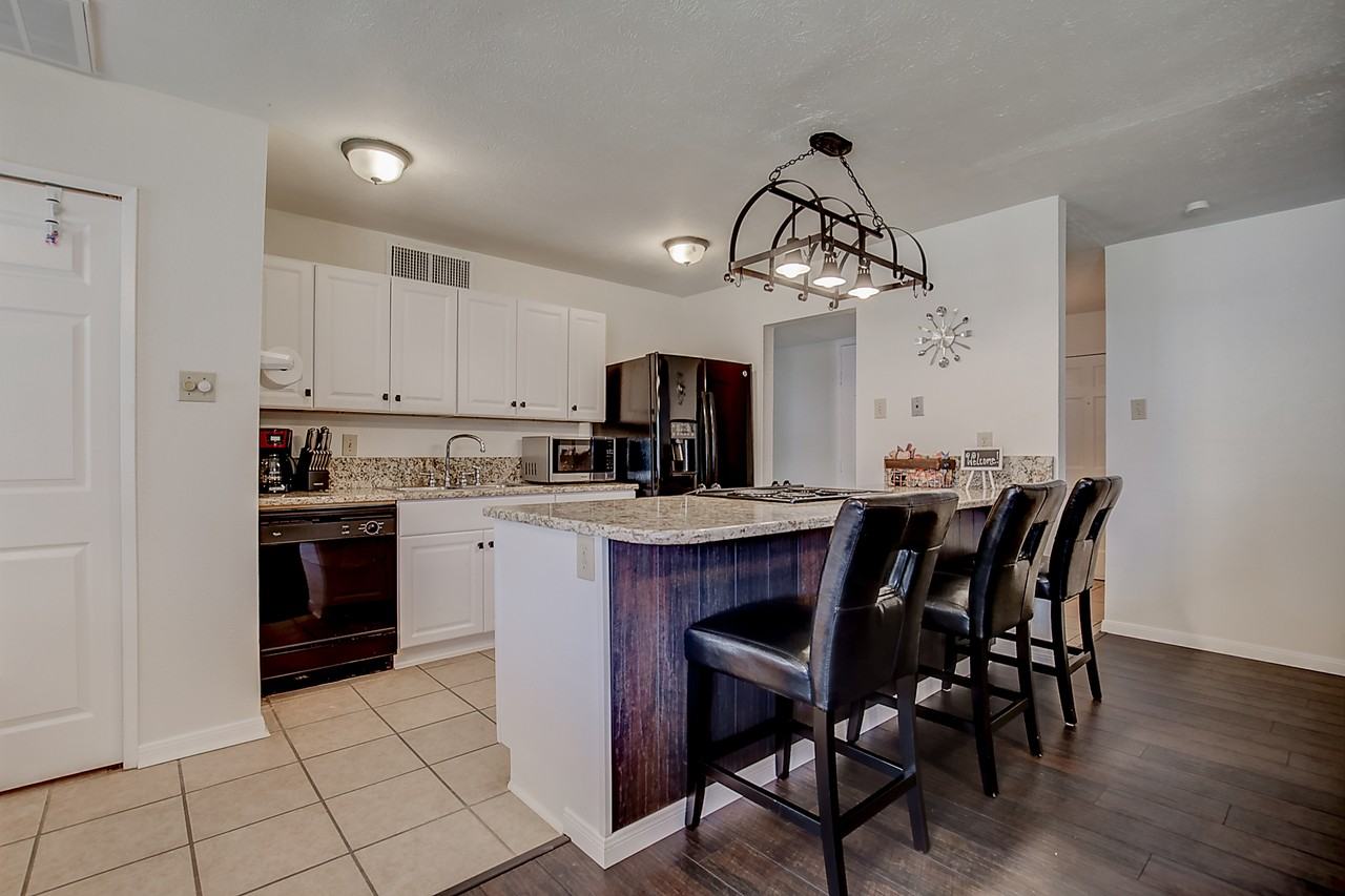 565 Bell Dr #NA - Photo 7 of 30
