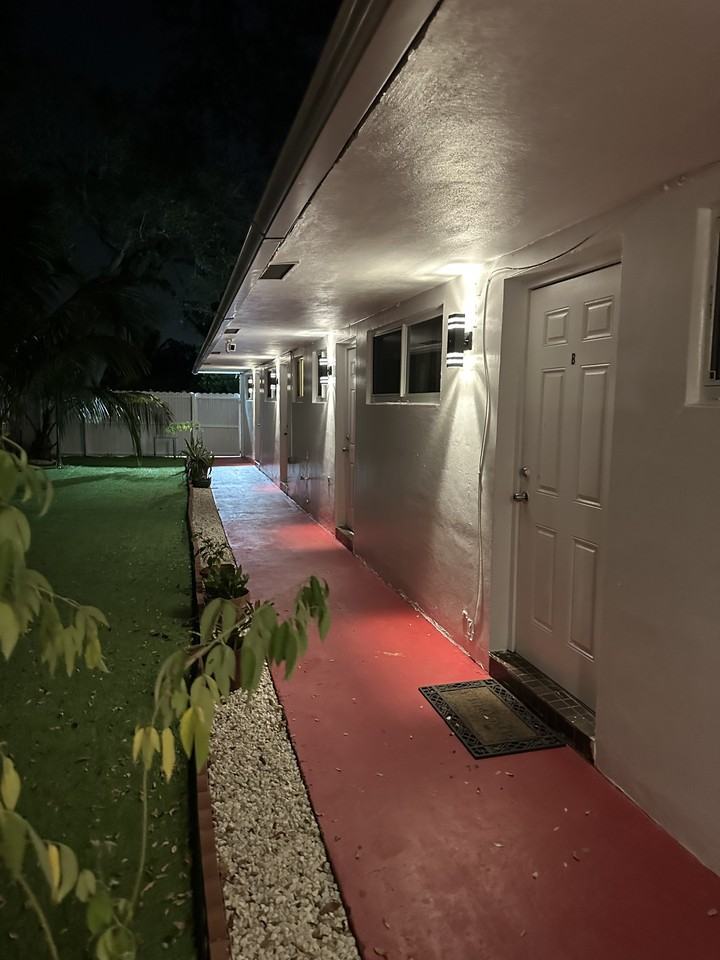 6100 Sw 35th St #B - Photo 2 of 2