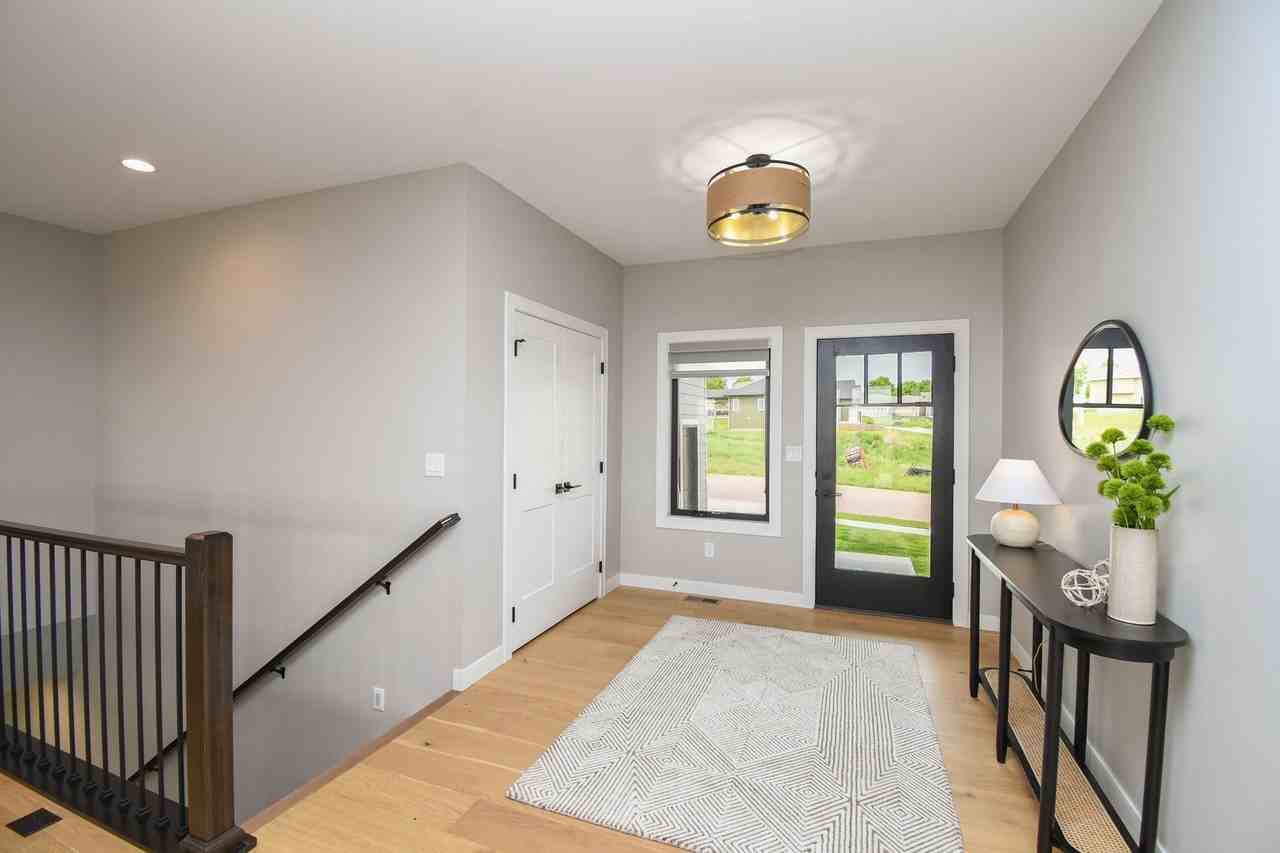 1520 N Marlowe Ave - Photo 4 of 32