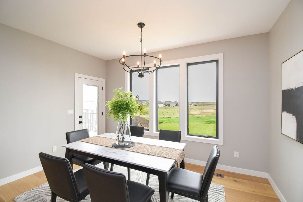 1520 N Marlowe Ave - Photo 3 of 32