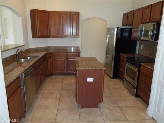 1292 Verde Dr #4 - Photo 2 of 22