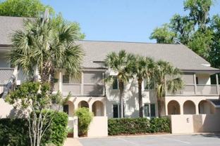 200 Colonnade Clb #203 - Photo 1 of 1