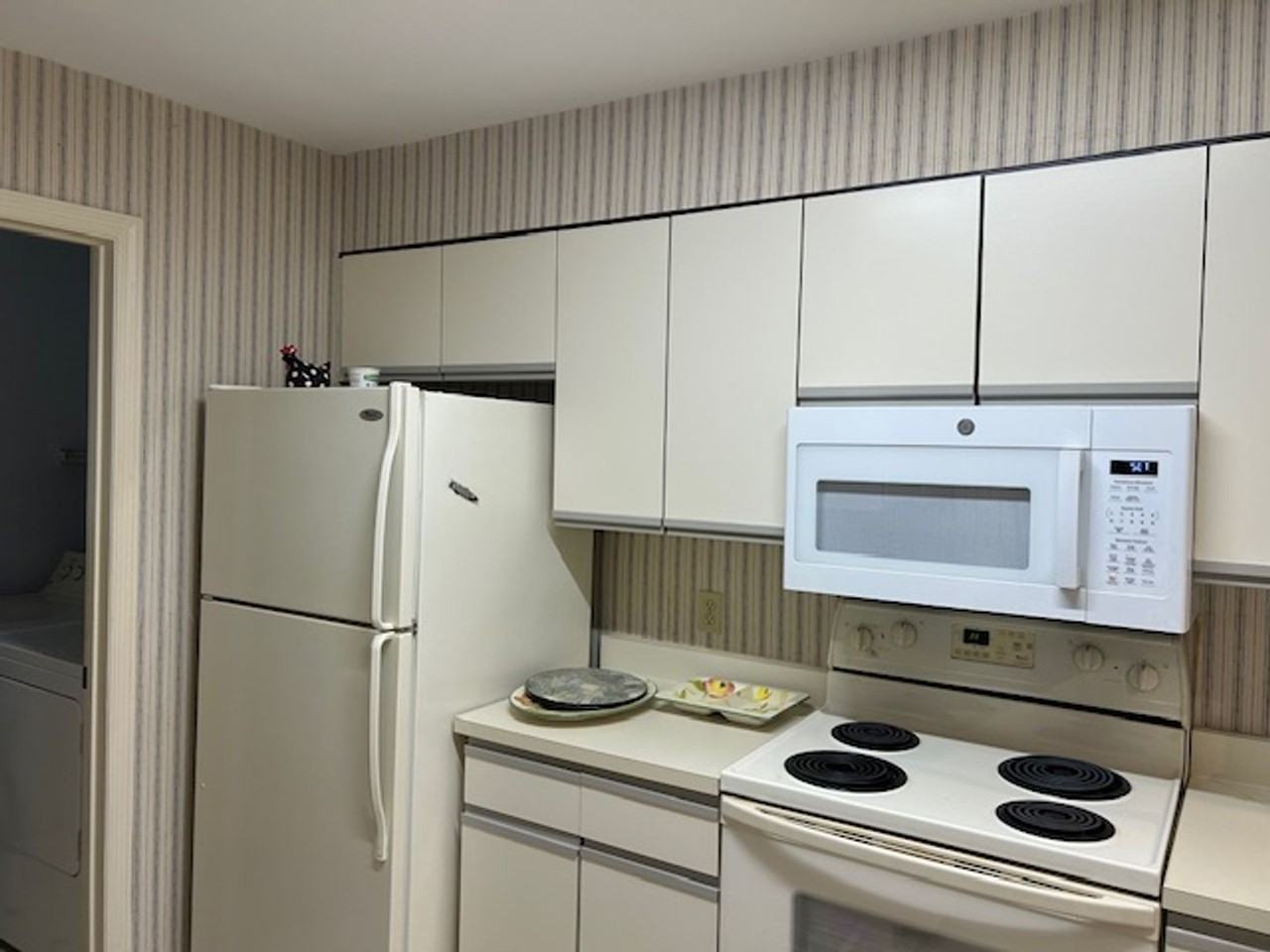 200 Colonnade Clb #203 - Photo 4 of 17