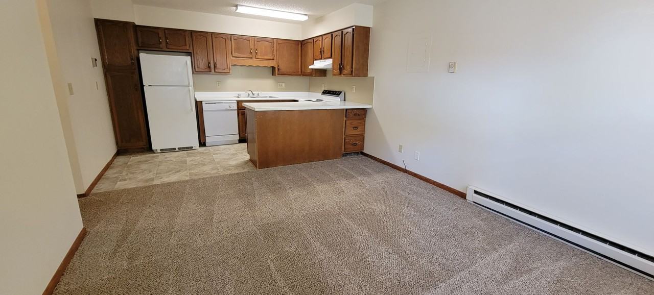 Colfax Manor Apartments - Photo 4 of 50