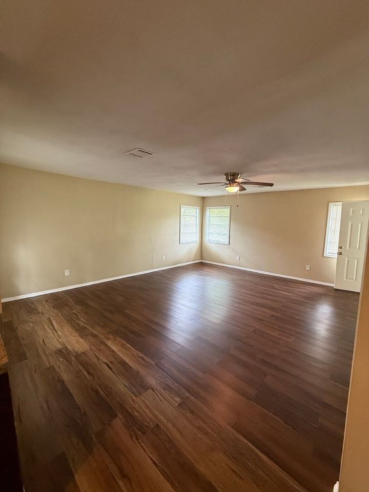 640 E Bolivar St - Photo 3 of 11