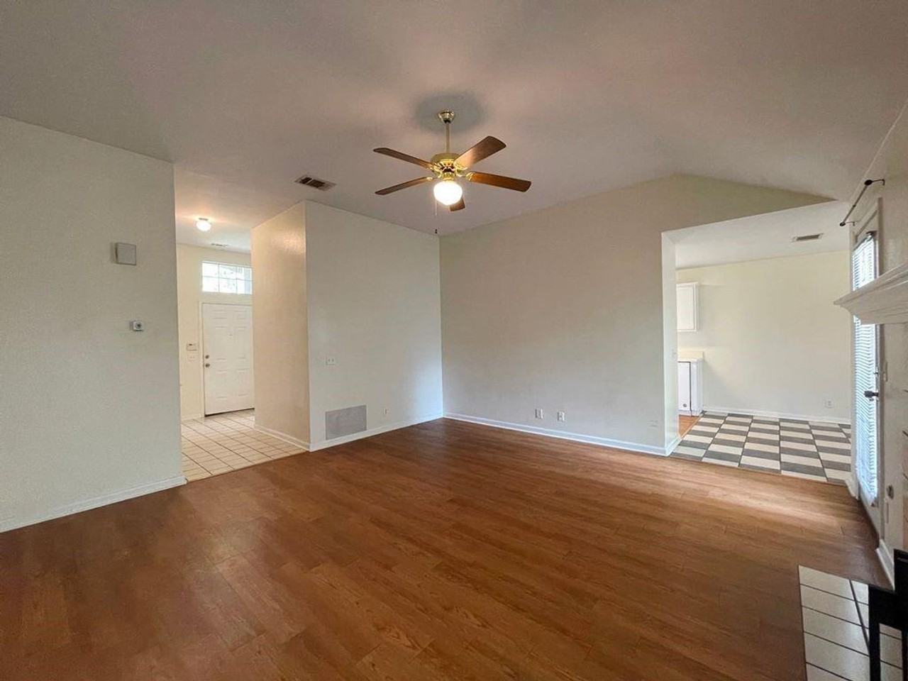 205 Juniper Dr - Photo 2 of 40