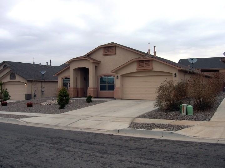 3459 Oasis Springs Rd Ne - Photo 2 of 11