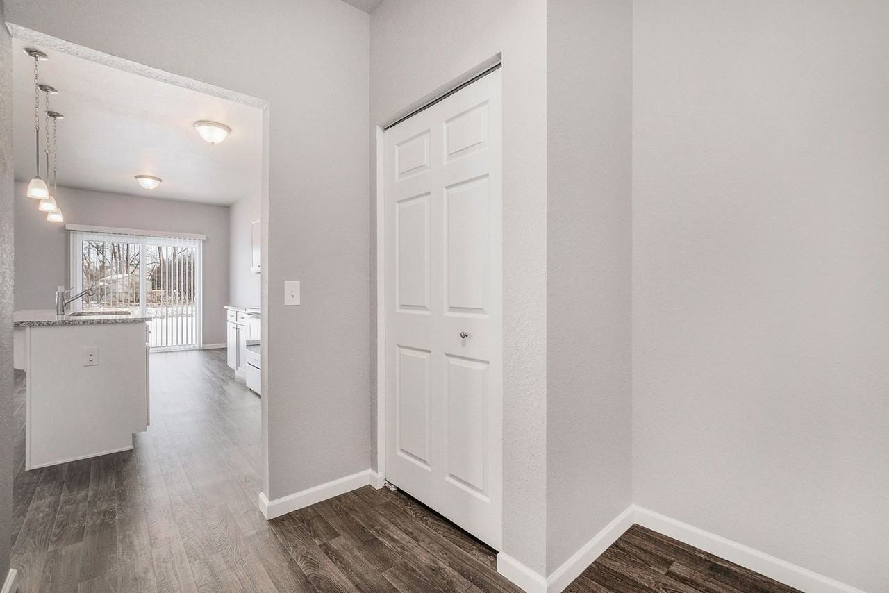 10240 Pennridge Dr - Photo 7 of 14